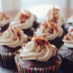 close-up photography of cupcakes